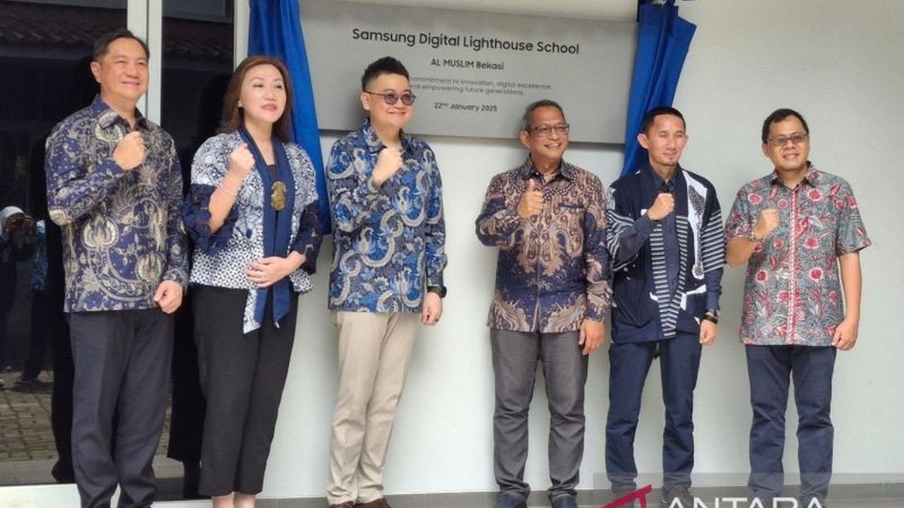 SMA Islam Al Muslim Bekasi meraih predikat Samsung Digital Lighthouse School, sekolah pertama di Asia Tenggara yang mendapatkan pengakuan atas komitmen dan keberhasilannya dalam implementasi teknologi digital dalam pembelajaran.