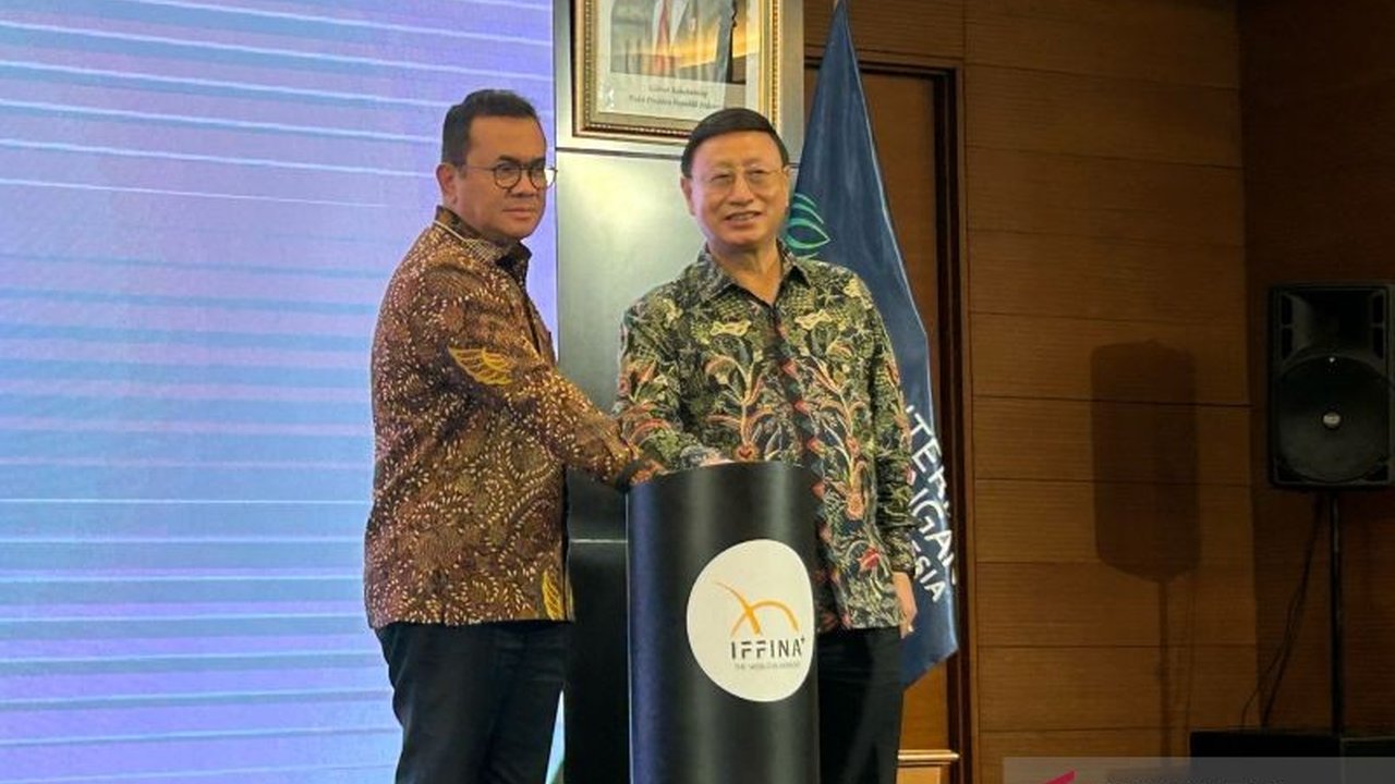 Ekspor furnitur dan kerajinan Indonesia mencapai Rp36,07 triliun hingga November 2024, menunjukkan potensi pertumbuhan yang signifikan di pasar global, meski impor juga meningkat.