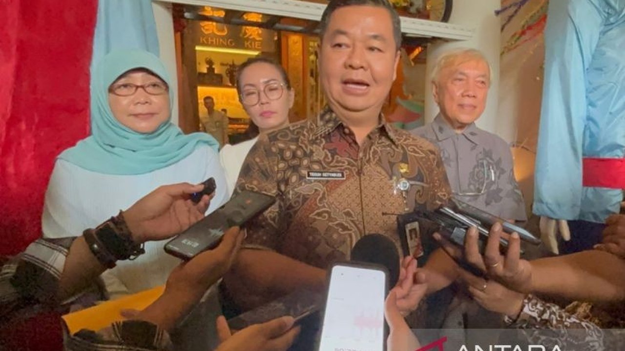 Pj Gubernur DKI Jakarta, Teguh, menekankan pentingnya sinergi berbagai pihak, termasuk masyarakat dan pemerintah pusat, untuk membangun kembali kawasan Kota Tua yang lebih baik dan tertata, serta mengembangkan potensinya sebagai pusat budaya dan ekonomi k