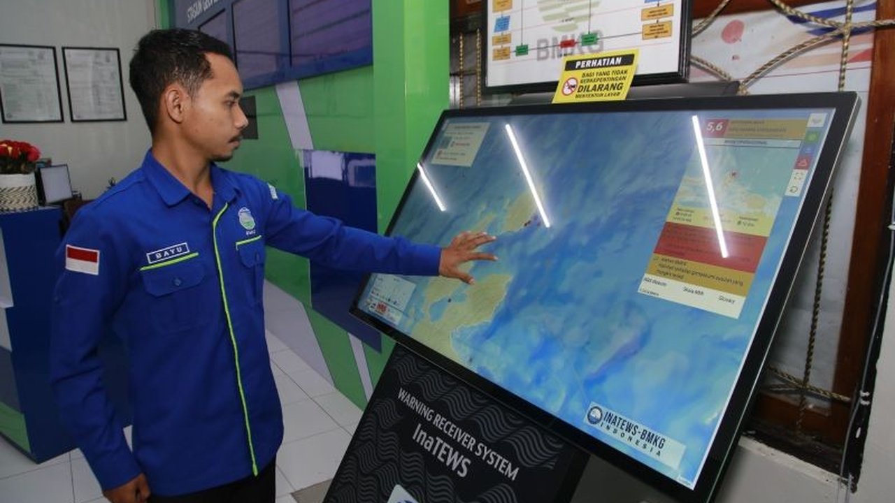 BMKG Ternate memperingatkan potensi cuaca ekstrem di Maluku Utara hingga 29 Januari 2025, imbau masyarakat dan pemerintah daerah meningkatkan kesiapsiagaan bencana hidrometeorologi.
