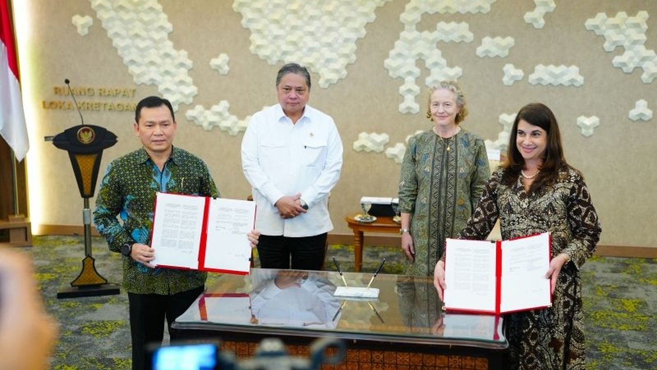 Pemerintah Indonesia dan ExxonMobil sepakat untuk mengembangkan sektor petrokimia dan teknologi Carbon Capture Storage (CCS) dengan potensi investasi hingga 10 miliar dolar AS, mendukung hilirisasi dan menciptakan lapangan kerja.