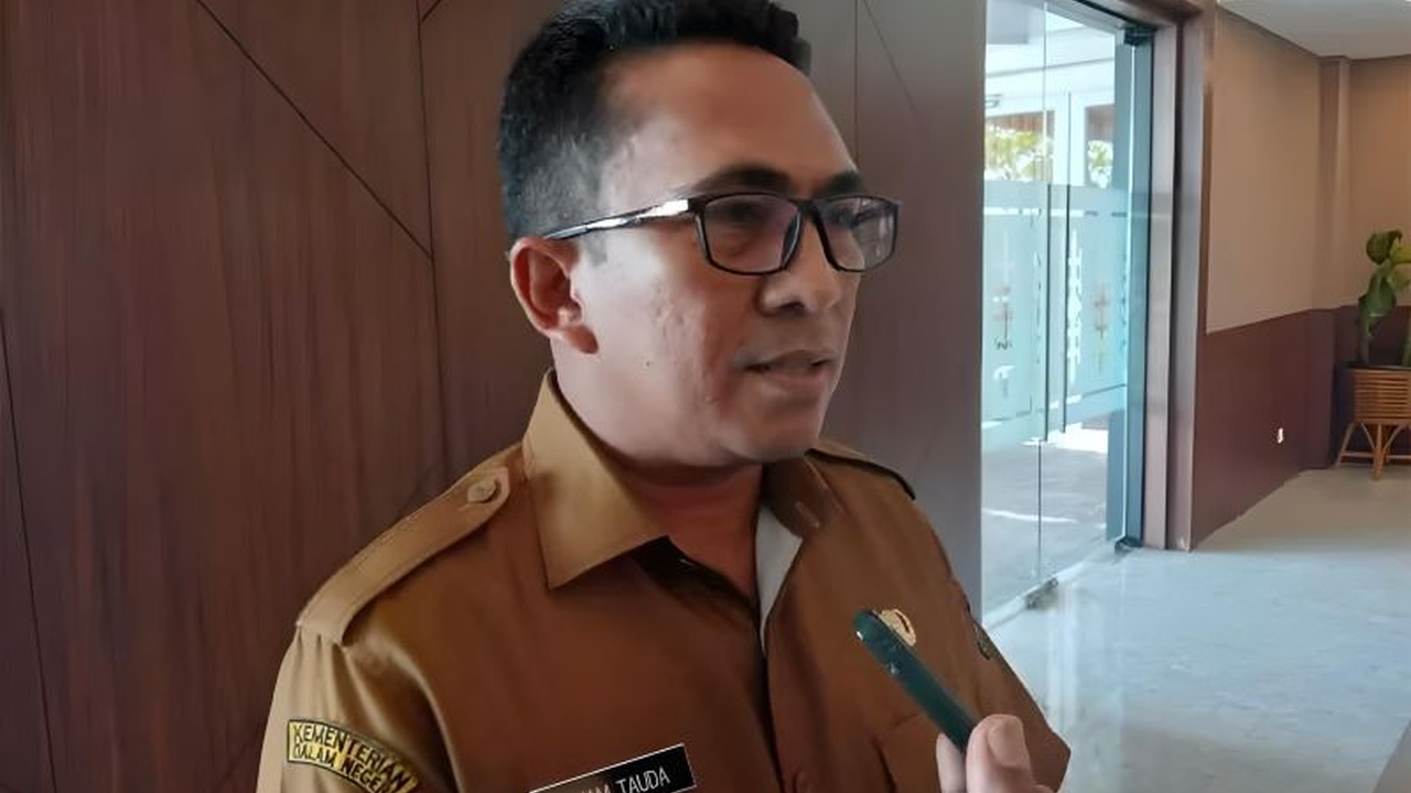 Pemerintah Provinsi Maluku berkolaborasi dengan Pemuda Tani Indonesia (PTI) menggelar pasar pangan murah di Ambon untuk menjamin akses pangan terjangkau bagi masyarakat dan menstabilkan harga kebutuhan pokok.