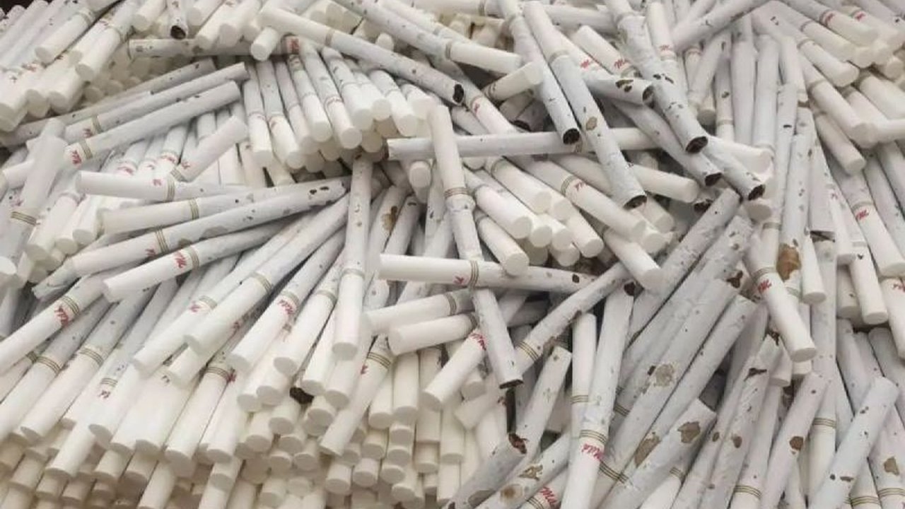 Bea Cukai Malang berhasil menyita 200.000 batang rokok ilegal senilai Rp297 juta dari sebuah mobil di Jalan Mayjen Sungkono, Kota Malang, dengan potensi kerugian negara mencapai Rp149,2 juta.