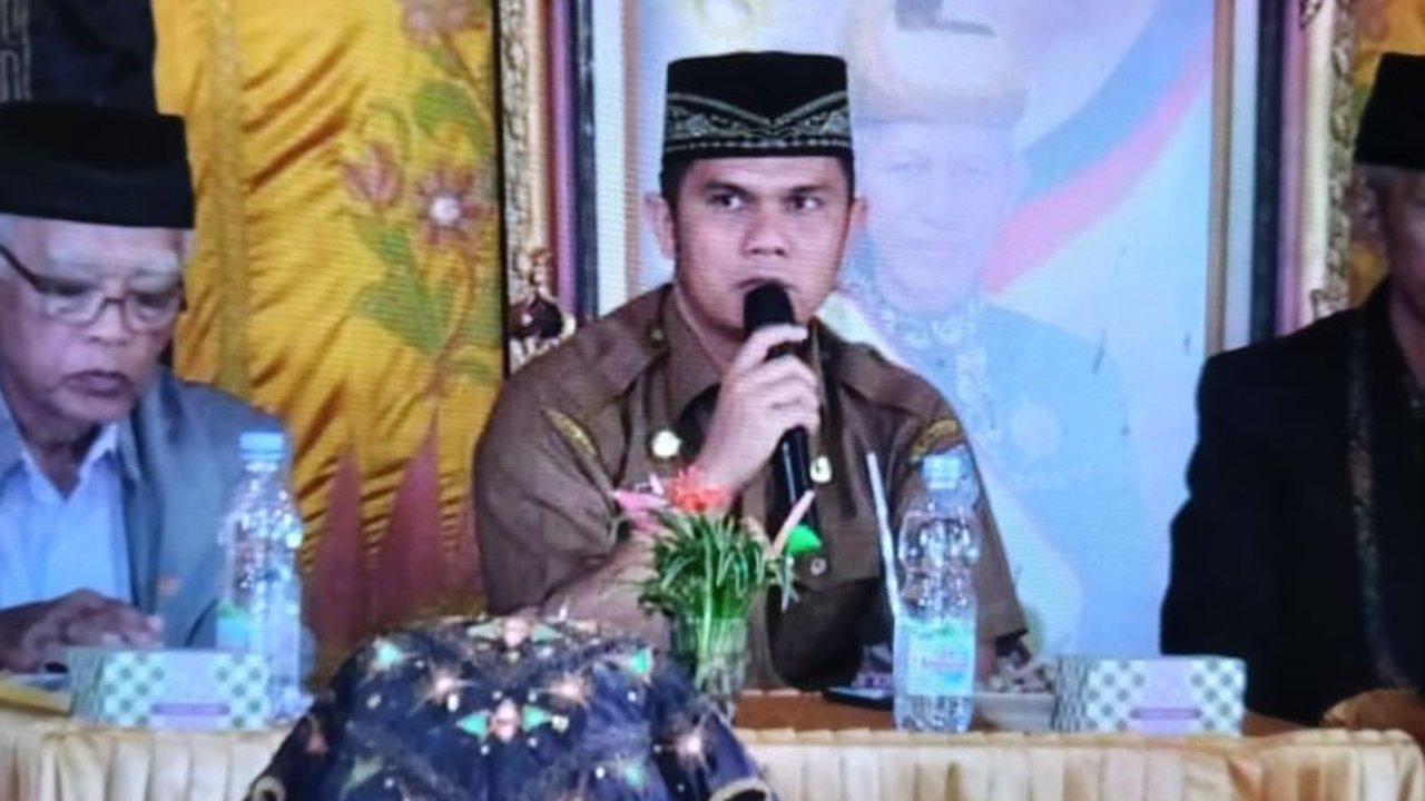 Kabupaten Pasaman Barat, Sumatera Barat, akan menerima dana desa sebesar Rp98,13 miliar pada tahun 2025, meningkat dari tahun sebelumnya dan akan difokuskan untuk pembangunan desa dan ketahanan pangan.