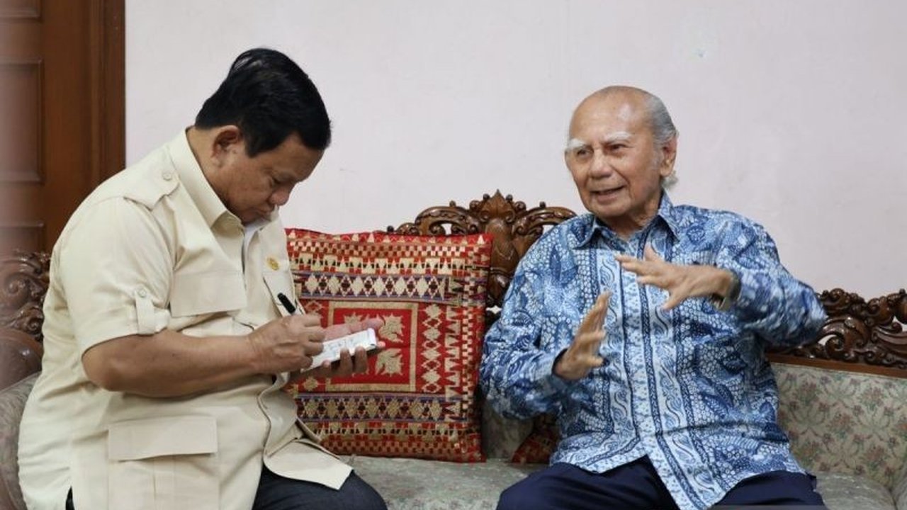 Tingginya kepuasan publik (80,9%) terhadap pemerintahan Presiden Prabowo dan Wapres Gibran, menurut pengamat,  berkaitan erat dengan upaya pemerintah menjaga stabilitas politik dalam 100 hari pertama kepemimpinan.