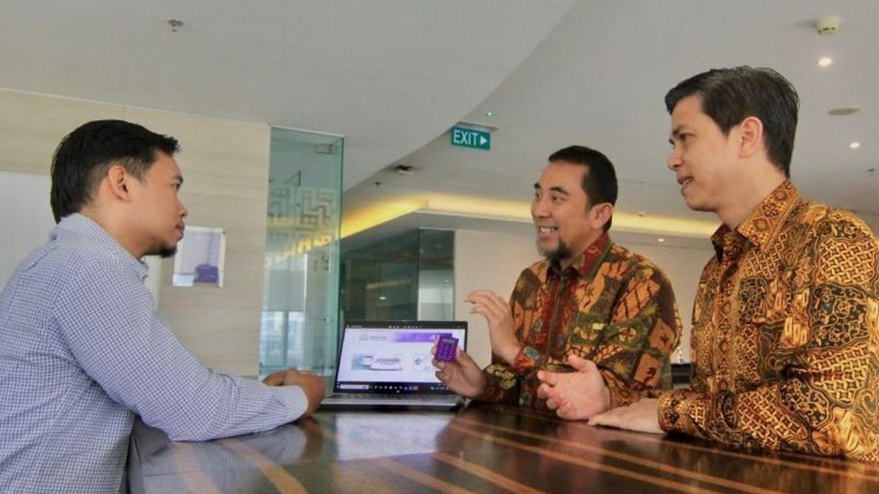 MADINA, layanan internet banking Bank Muamalat, mencatatkan pertumbuhan transaksi hingga Rp55 triliun di tahun 2024, didorong peningkatan pengguna dan kerjasama strategis.