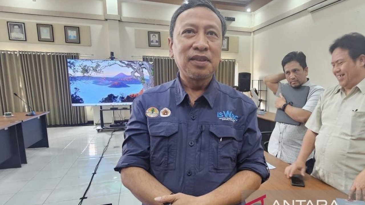 Balai Besar Taman Nasional Bromo Tengger Semeru (TNBTS) meningkatkan patroli untuk mencegah perburuan liar dan kerusakan habitat satwa dilindungi seperti Elang Jawa dan Lutung Jawa di wilayah konservasi, terutama di area Pronojiwo, Lumajang.