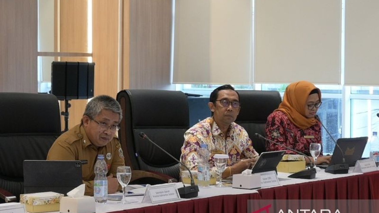 Kalimantan Selatan menjadi provinsi tercepat dalam penyaluran Dana Desa 2025 se-Indonesia, mencapai Rp51,92 miliar ke 116 desa, berkat sinergi antar lembaga dan fokus pada penanganan kemiskinan ekstrem serta pembangunan desa.