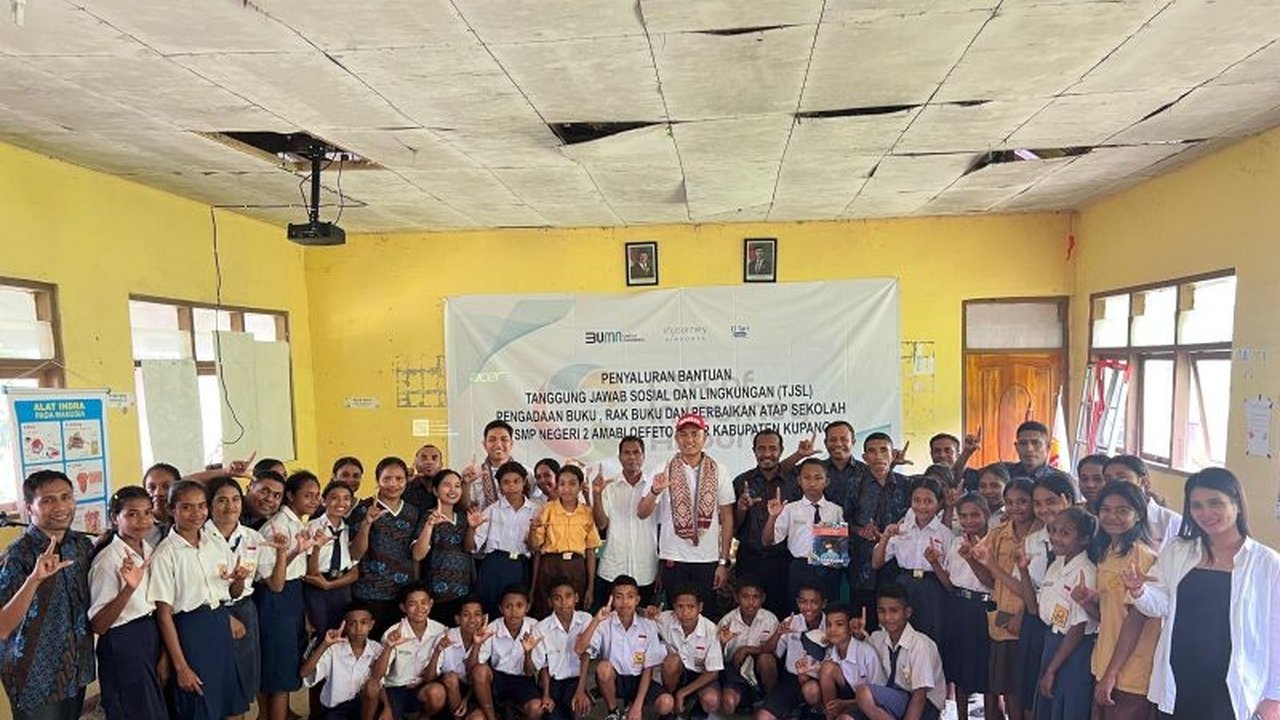 InJourney dan AP I salurkan bantuan buku, rak buku, dan perbaikan atap sekolah untuk SMP Negeri 2 Amabi Oefeto Timur, NTT, sebagai bagian dari komitmen terhadap pendidikan dan literasi.
