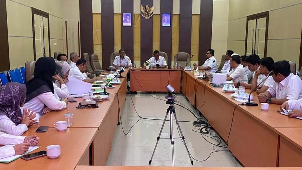 Pemerintah Kabupaten Aceh Besar siap melaksanakan verifikasi PPPK tahap II tahun 2025 sesuai arahan Kemenpan RB, memberikan kesempatan bagi tenaga honorer yang memenuhi syarat untuk diangkat menjadi PPPK paruh waktu.