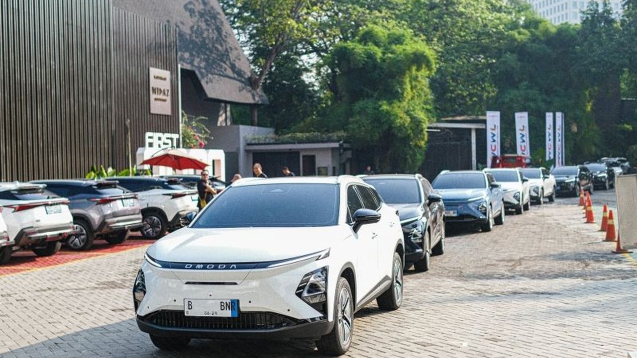 Kebijakan baru pemerintahan Trump terkait kendaraan listrik (EV) dinilai tak akan berdampak signifikan pada industri otomotif Indonesia karena minimnya investasi AS di sektor ini.