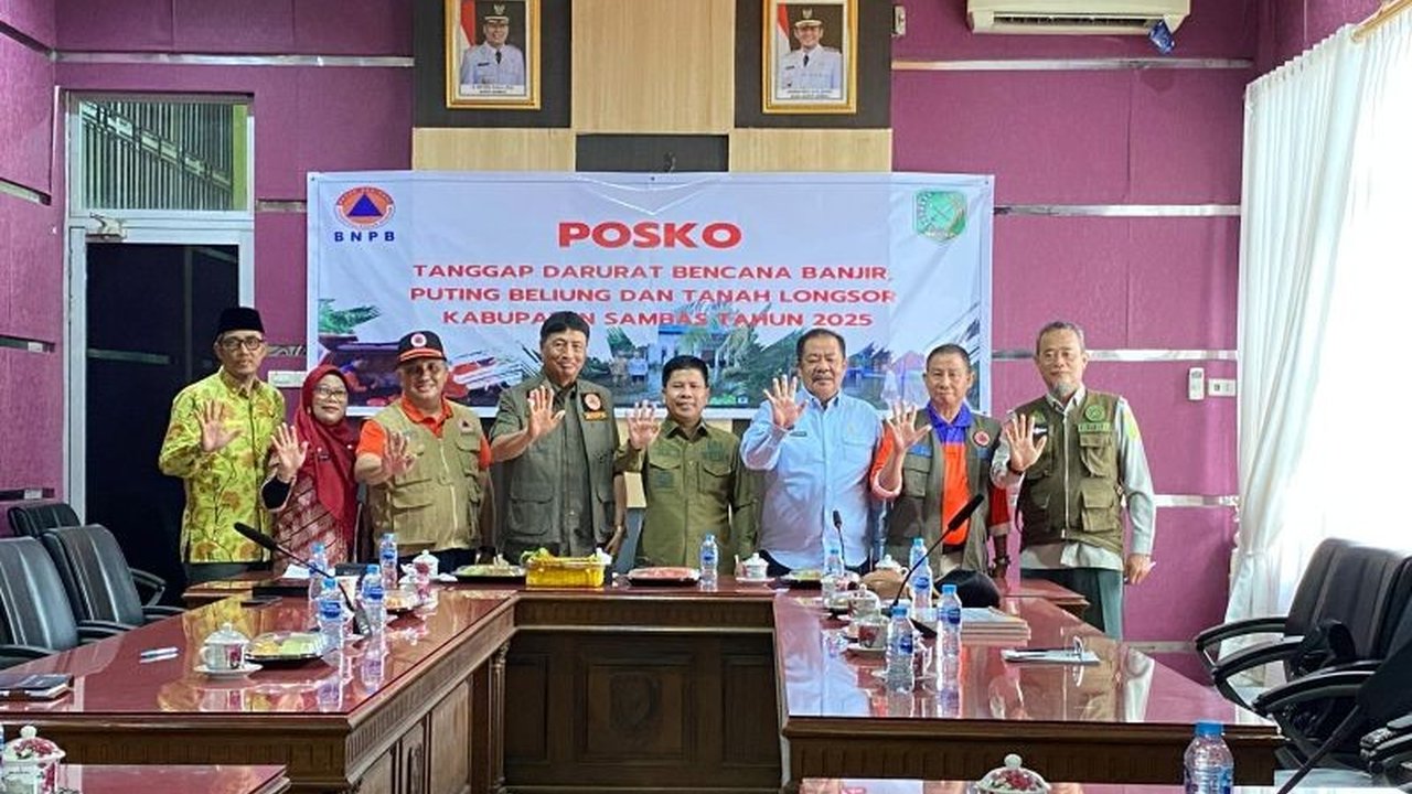 BNPB menyalurkan bantuan senilai Rp439,46 juta untuk penanganan banjir di Kabupaten Sambas, Kalimantan Barat, meliputi dana operasional, logistik, dan peralatan, membantu meringankan beban 3.021 rumah warga yang terdampak.