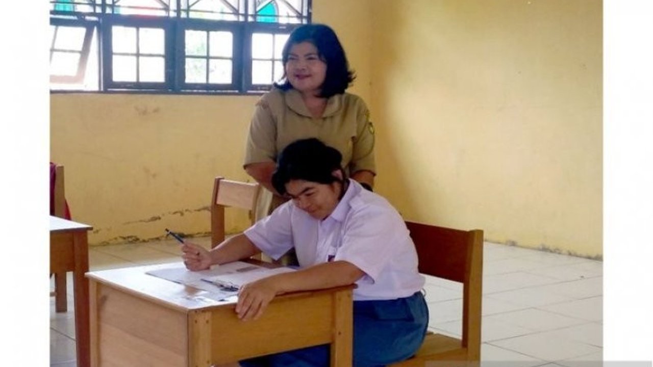 Seleksi Nasional Berbasis Prestasi (SNBP) 2025 membuka kesempatan bagi siswa Sekolah Menengah Atas Luar Biasa (SMALB) untuk kuliah di Perguruan Tinggi Negeri (PTN) dengan beberapa ketentuan yang harus dipenuhi.