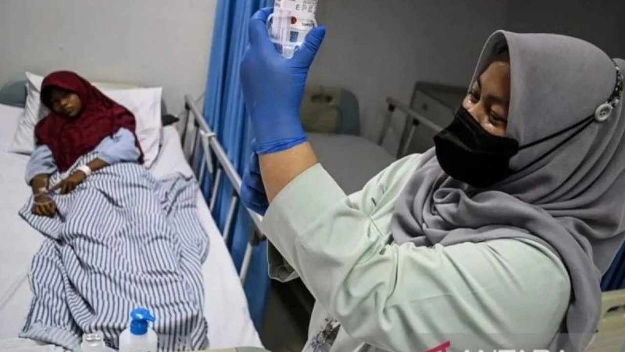 Konsep hormesis menjelaskan bagaimana paparan zat berbahaya dalam dosis rendah justru memberikan manfaat kesehatan dengan merangsang mekanisme pertahanan tubuh, tetapi dosis tinggi dapat menimbulkan kerusakan.