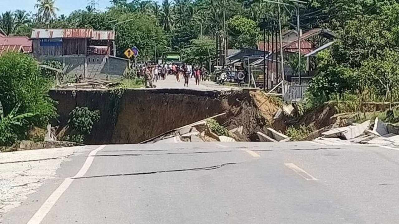 Jembatan Darurat Segera Terpasang di Poso Pasca Longsor