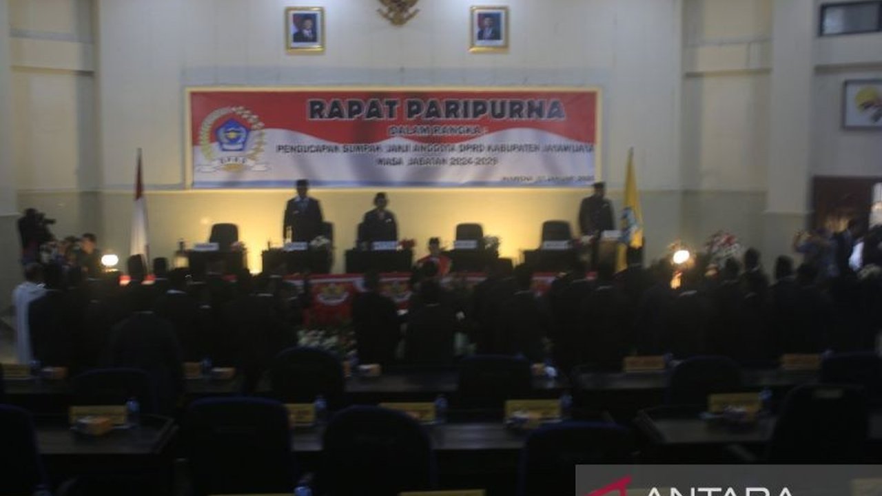 Pelantikan 30 anggota DPRD Jayawijaya periode 2024-2029 di Wamena, Papua Pegunungan, telah berlangsung lancar, dan proses pemilihan pimpinan definitif serta pembentukan alat kelengkapan dewan akan segera dilakukan.