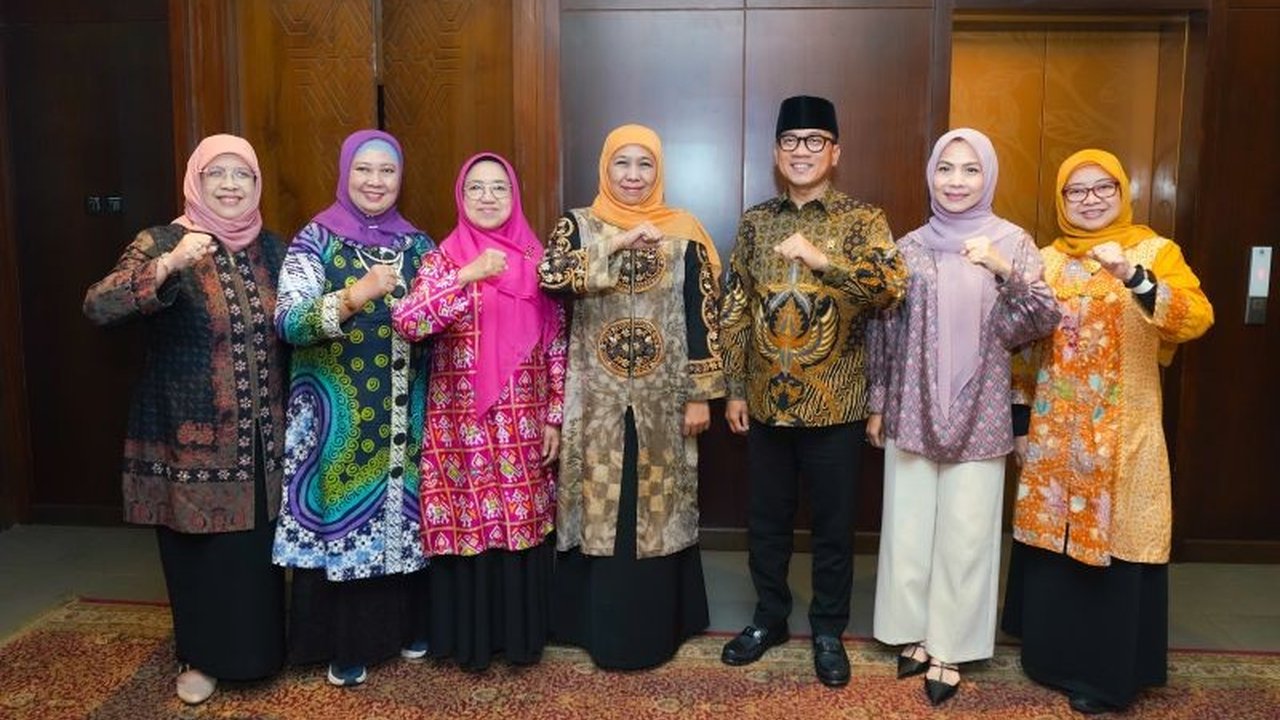 Ketua Umum PP Muslimat NU, Khofifah Indar Parawansa, berkomitmen meningkatkan kerja sama strategis dengan Kemendes PDT untuk memberdayakan perempuan di daerah tertinggal, terdepan, dan terluar (3T) melalui program-program pemberdayaan dan lingkungan.