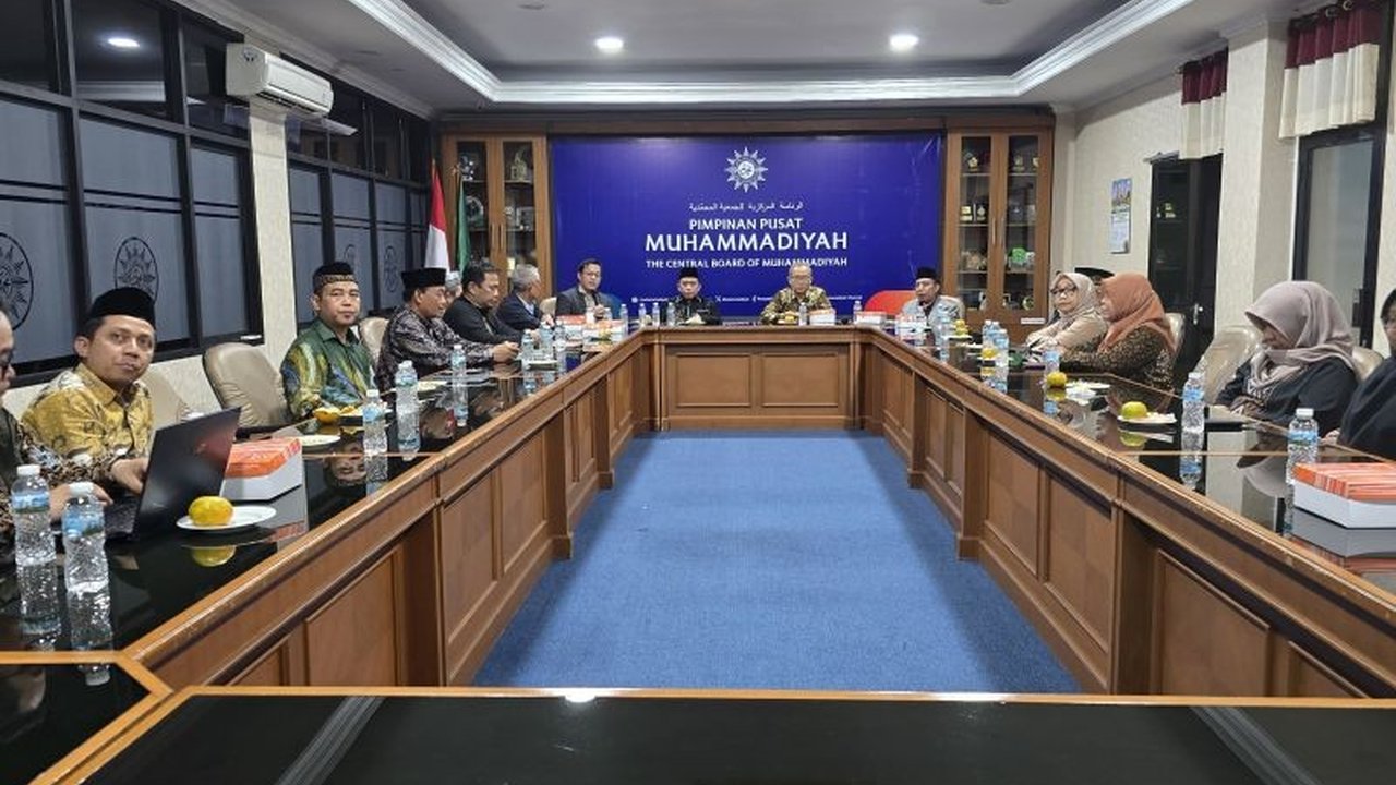 Kementerian Agama (Kemenag) menjalin kerja sama dengan PBNU dan Muhammadiyah untuk menyinergikan program keagamaan nasional, fokus pada moderasi beragama, penetapan awal bulan Hijriah, dan pengembangan literasi keislaman.