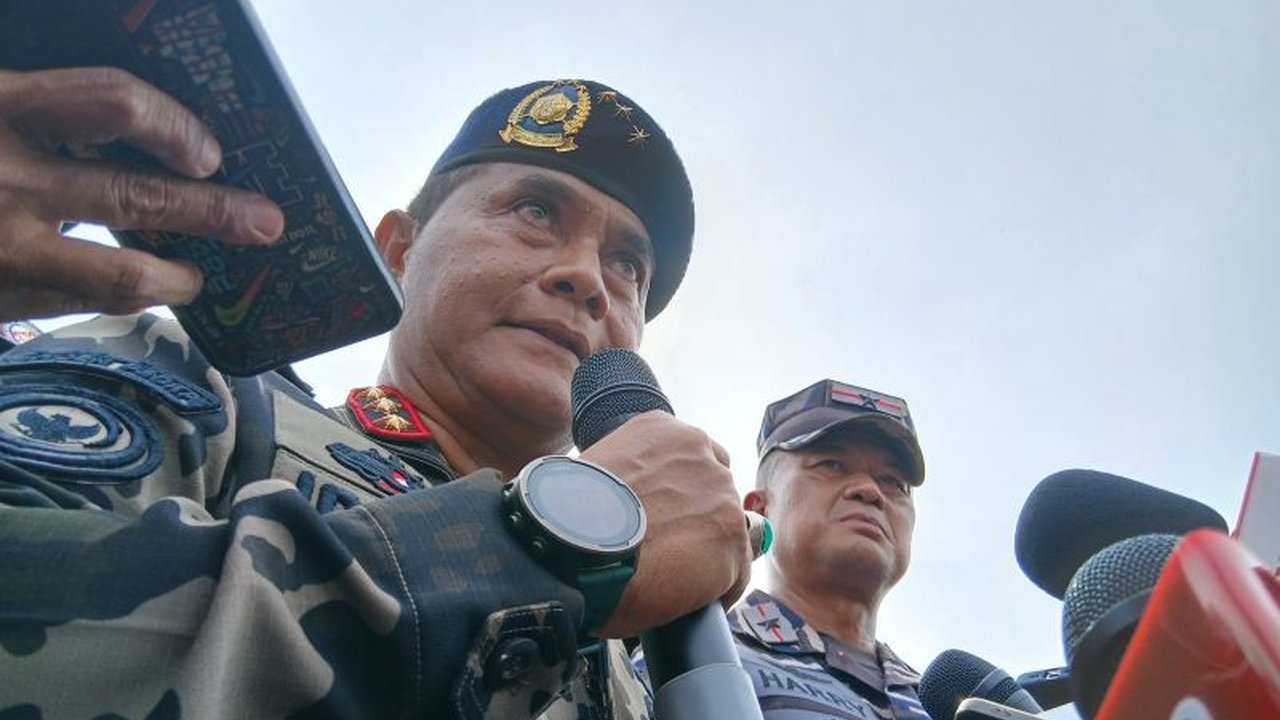 Kementerian Kelautan dan Perikanan (KKP) terus menyelidiki kasus pagar laut ilegal sepanjang 30,16 kilometer di perairan Tangerang, Banten, dengan potensi denda Rp18 juta per kilometer dan kemungkinan pidana.