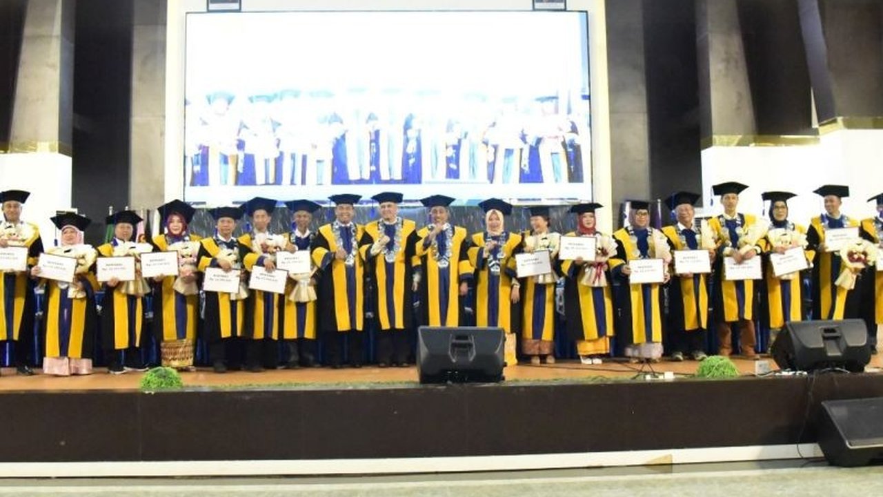 Universitas Tadulako (Untad) baru saja mengukuhkan 16 guru besar baru pada Kamis, 23 Januari, sehingga total profesor di Untad kini mencapai 109 orang dan Rektor berharap jumlah ini terus meningkat.