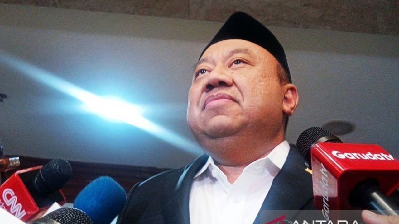 Komisi X DPR RI meminta kajian izin pertambangan bagi kampus untuk mencegah penyalahgunaan, terutama pemanfaatan hasil tambang untuk bisnis daripada pendidikan,  sementara Wakil Ketua DPR RI melihat potensi tambahan dana bagi universitas.