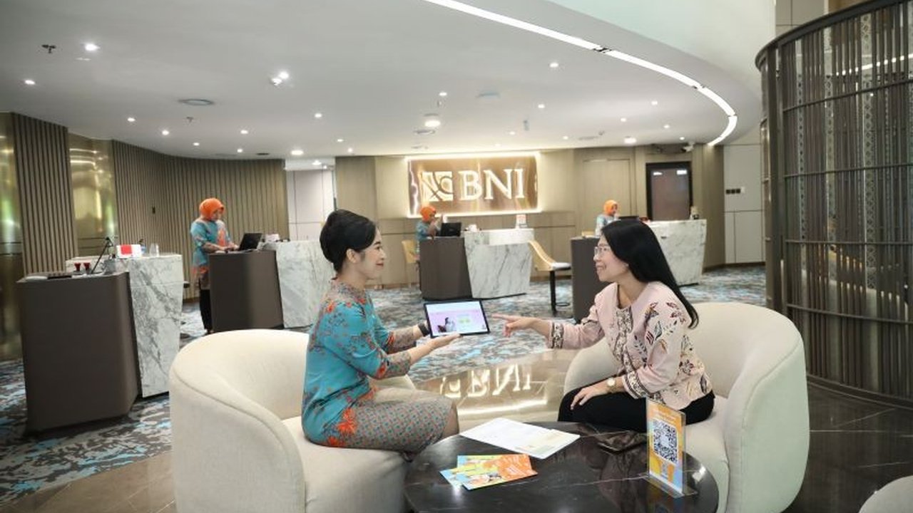 Bank Negara Indonesia (BNI) berkomitmen terhadap kesetaraan gender di lingkungan kerja sebagai bentuk dukungan terhadap program Astacita, ditunjukkan dengan jumlah karyawan perempuan yang melampaui karyawan laki-laki dan berbagai program pendukung lainnya