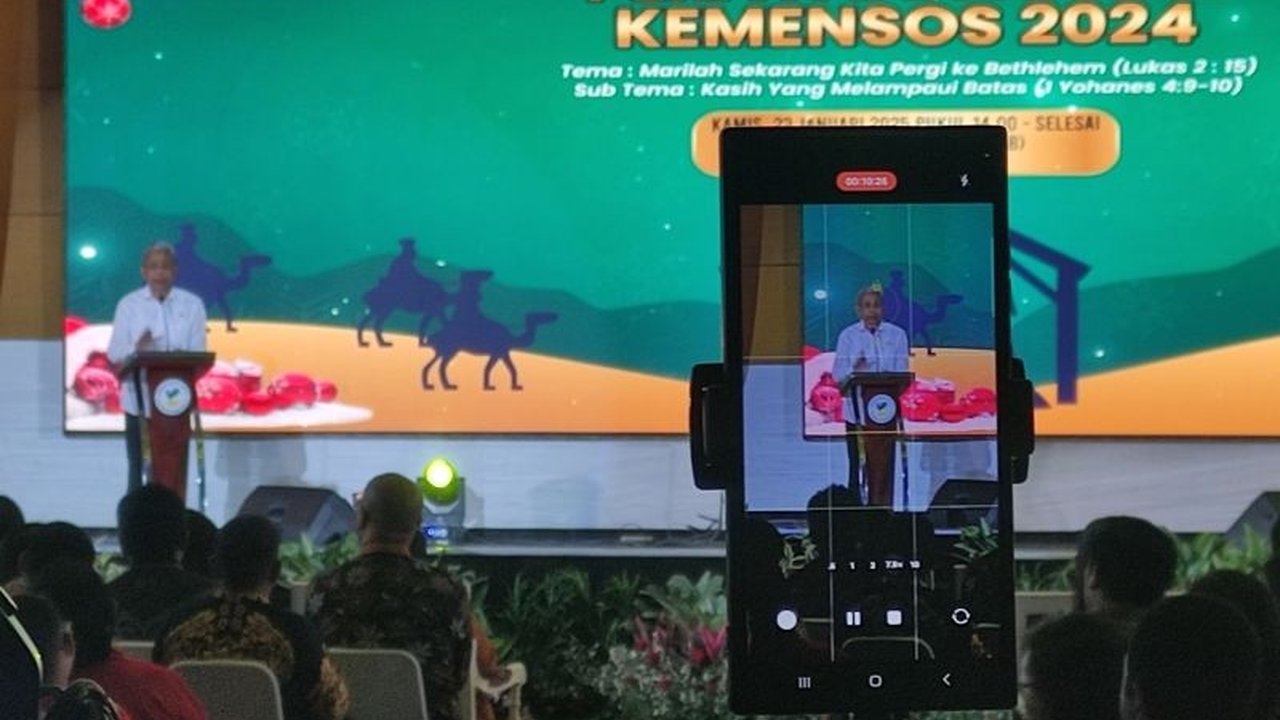 Wakil Menteri Sosial Agus Jabo menilai program-program pro-rakyat pemerintah sebagai wujud nyata kasih sayang Presiden Prabowo dan Wapres Gibran yang luar biasa kepada seluruh rakyat Indonesia, khususnya dalam upaya pengentasan kemiskinan.