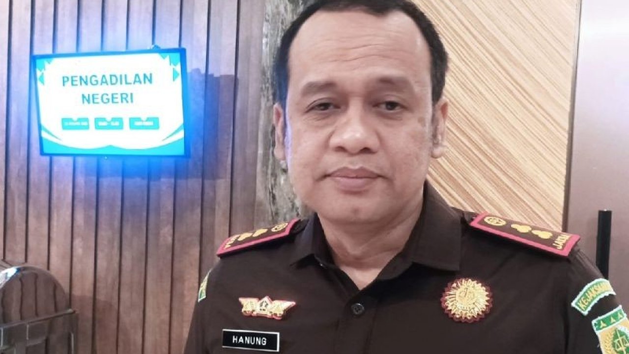 Kejaksaan Negeri Biak Numfor, Papua, telah menyetorkan Rp550 juta ke kas negara hasil penyelamatan uang negara dari kasus korupsi mantan Sekretaris DPRK Biak Numfor, YP, dan berkomitmen meningkatkan penegakan hukum anti-korupsi di tahun 2025.