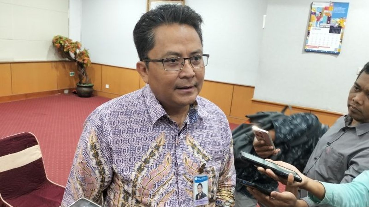 Bank Indonesia Perwakilan Sumatera Barat (BI Sumbar) memaparkan strategi untuk meningkatkan adopsi QRIS di sektor pendidikan, kesehatan, dan kantor urusan agama (KUA) pada tahun 2025, dengan kendala infrastruktur di Kepulauan Mentawai.