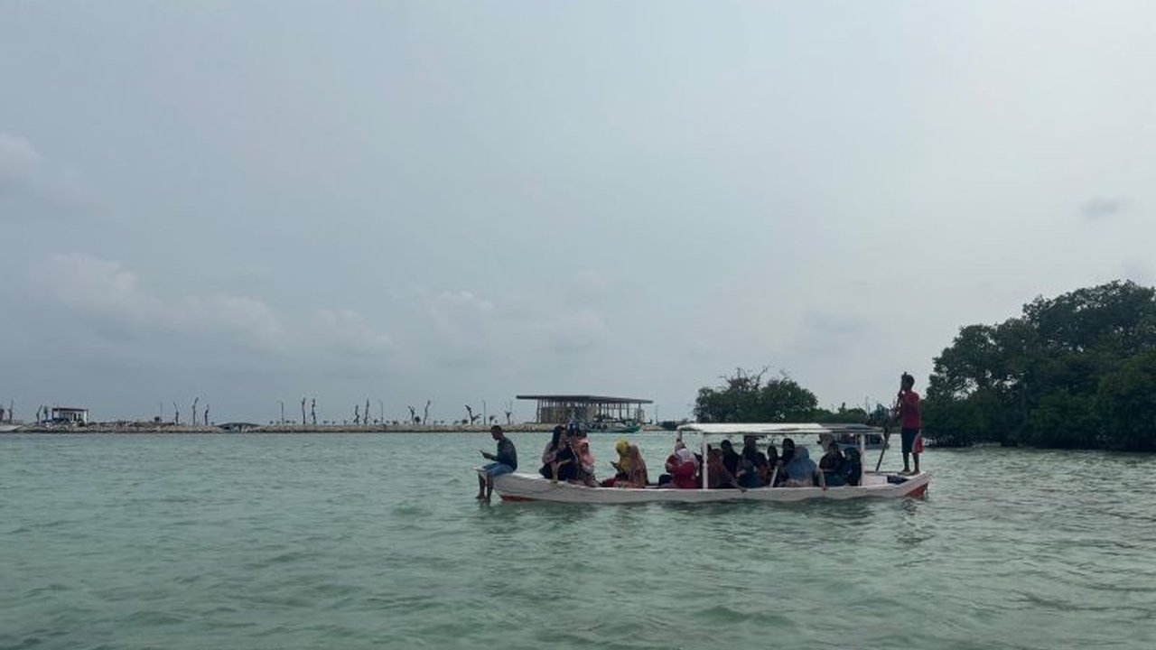 Kementerian Lingkungan Hidup (KLH) akan berkoordinasi dengan kementerian/lembaga lain dan Pemda DKI Jakarta terkait kerusakan lingkungan di Pulau Pari akibat reklamasi yang merusak mangrove dan terumbu karang, termasuk penghitungan kerugian ekonomi dan so
