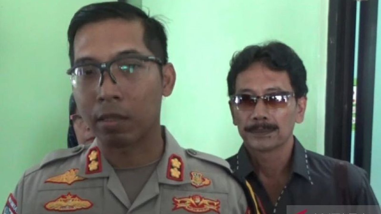 Penemuan jasad wanita tanpa kepala dan anggota tubuh lainnya di dalam koper merah di Ngawi, Jawa Timur, tengah diselidiki polisi; kuat dugaan korban mutilasi dan pembunuhan.