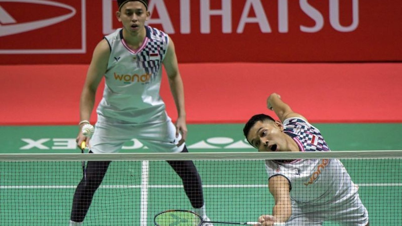 Ganda putra Indonesia, Fajar Alfian/Muhammad Rian Ardianto, berhasil melaju ke perempat final Indonesia Masters 2025 setelah mengalahkan ganda Malaysia dalam pertandingan dramatis rubber game di Istora Senayan, Kamis (23/1).
