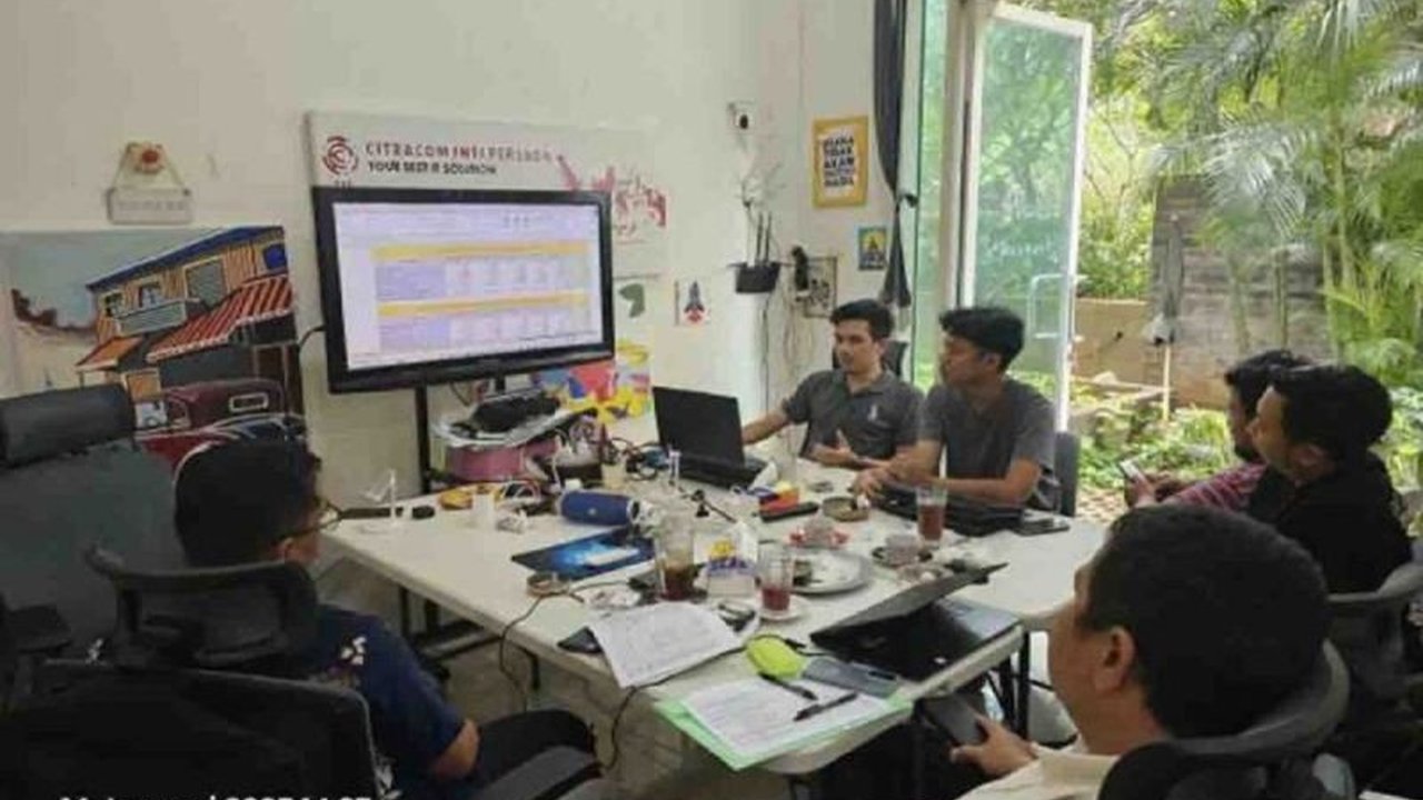 Pemkab Kotawaringin Barat luncurkan aplikasi digital untuk memonitor penerimaan pajak kendaraan bermotor (PKB) dan Bea Balik Nama Kendaraan Bermotor (BBNKB) guna meningkatkan transparansi dan efisiensi.