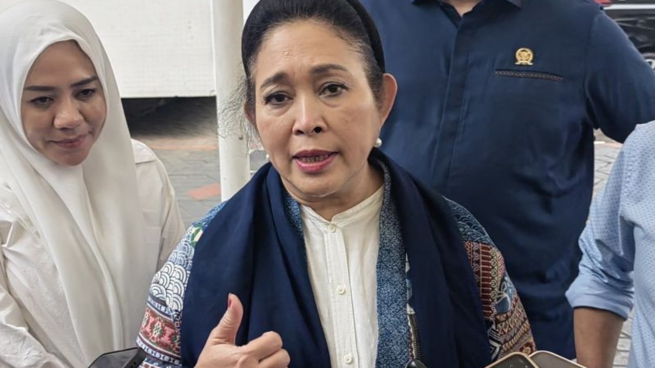 Titiek Soeharto memberikan ucapan selamat ulang tahun kepada Megawati Soekarnoputri yang ke-78 dan memberikan komentar positif terkait wacana pertemuan Megawati dengan Prabowo Subianto.