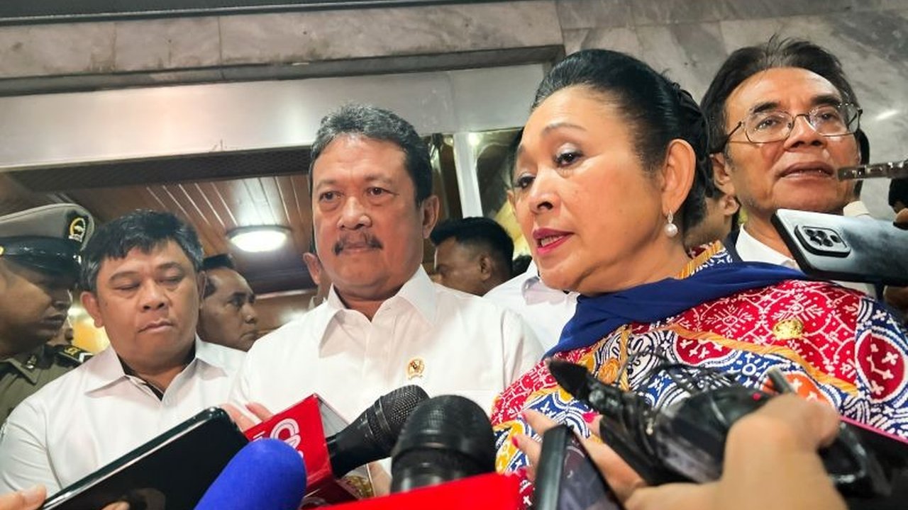 Menteri KKP Trenggono menyatakan pembongkaran pagar laut ilegal di Tangerang dibiayai patungan dari berbagai instansi dan nelayan, dengan total panjang 30,16 km dan telah mencapai 5km.