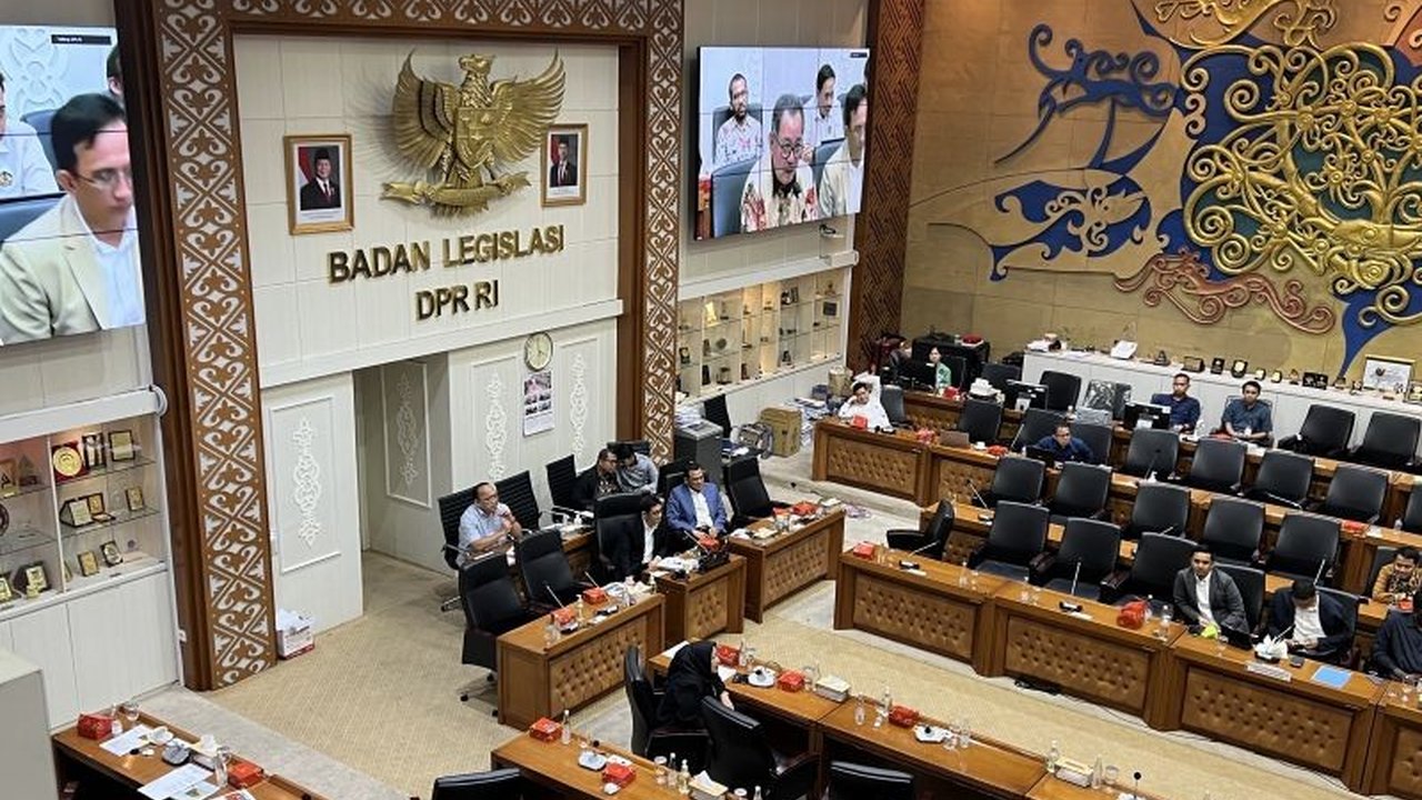 Kementerian ESDM merekomendasikan pemberian Izin Usaha Pertambangan (IUP) eksplorasi kepada perguruan tinggi, dengan catatan pemahaman menyeluruh terkait pengelolaan tambang yang kompleks dan biaya tinggi.