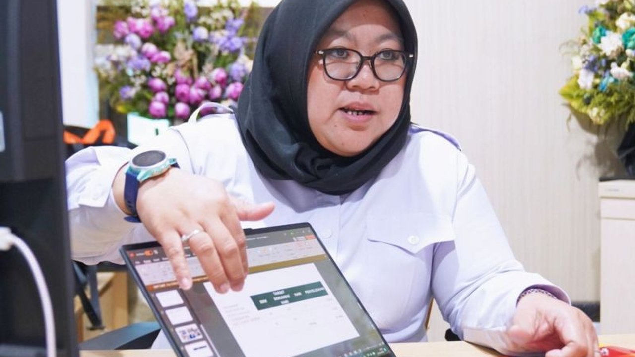 Kementerian Hukum dan HAM (Kemenkumham) berhasil menyelesaikan 11.074 sertifikasi merek dalam waktu 5 hari kerja lewat program optimalisasi yang melibatkan pelatihan pegawai dan pengawasan ketat, bertujuan meningkatkan efisiensi dan layanan.