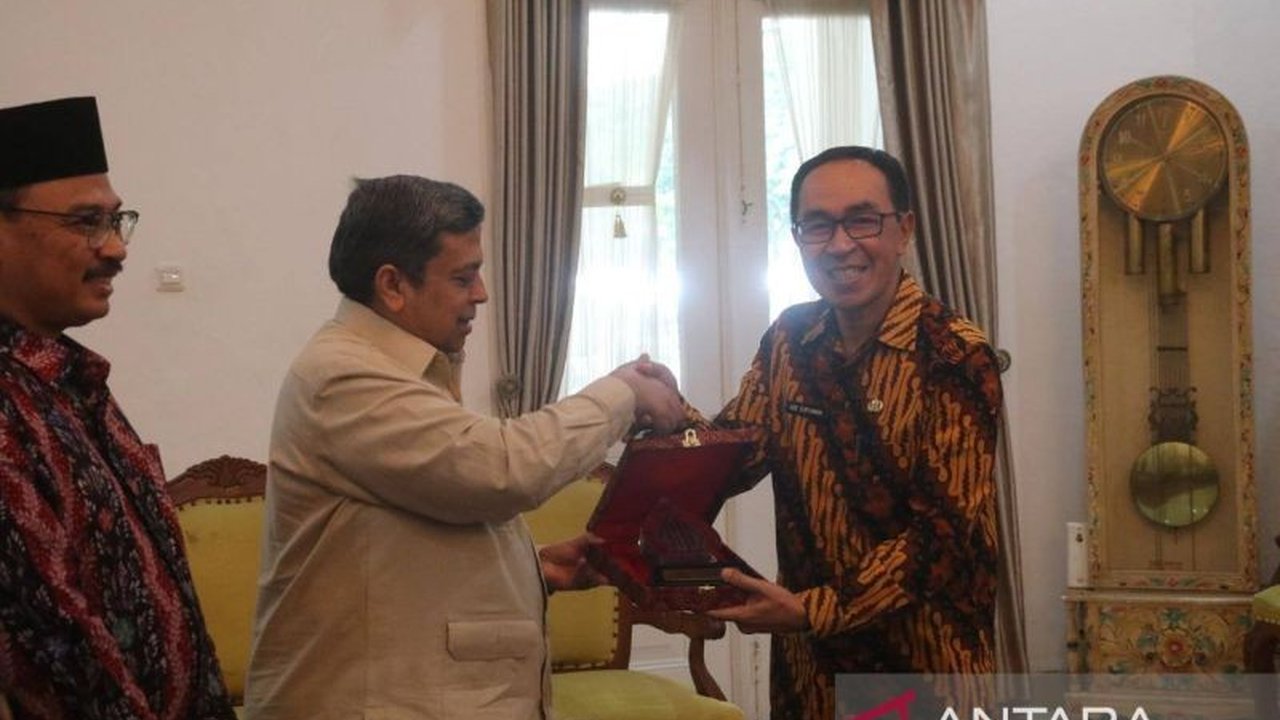 Kepala BPJPH, Haikal Hassan, menyoroti belum tertibnya produk halal Indonesia yang seharusnya menjadi nomor satu di dunia, mengingat jumlah penduduk muslim yang besar, dan mendorong peningkatan kualitas dan kuantitas produk halal dalam negeri.