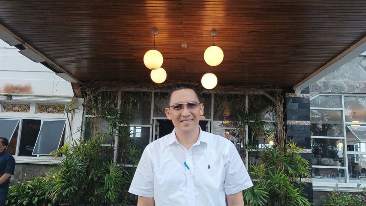 Dr. Joseph Philip Kambey terpilih sebagai Rektor Universitas Negeri Manado (Unima) setelah unggul atas dua kandidat lainnya dalam pemilihan yang berlangsung demokratis di Manado, Sulawesi Utara pada Kamis, 23 Januari.