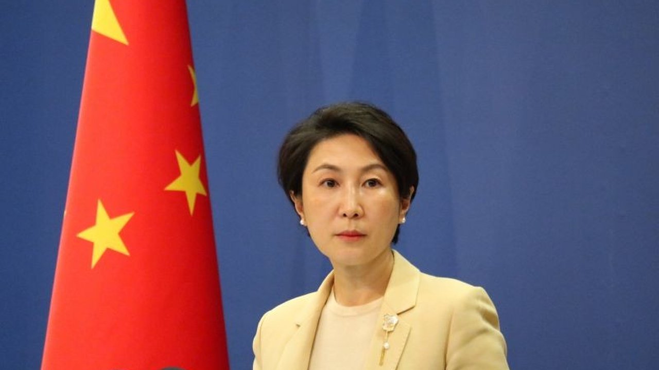 Terlepas dari keputusan AS untuk keluar dari Perjanjian Paris, China menegaskan komitmennya pada transisi hijau dan terus berinvestasi besar-besaran dalam energi terbarukan, bahkan membangun rantai industri energi baru terbesar di dunia.