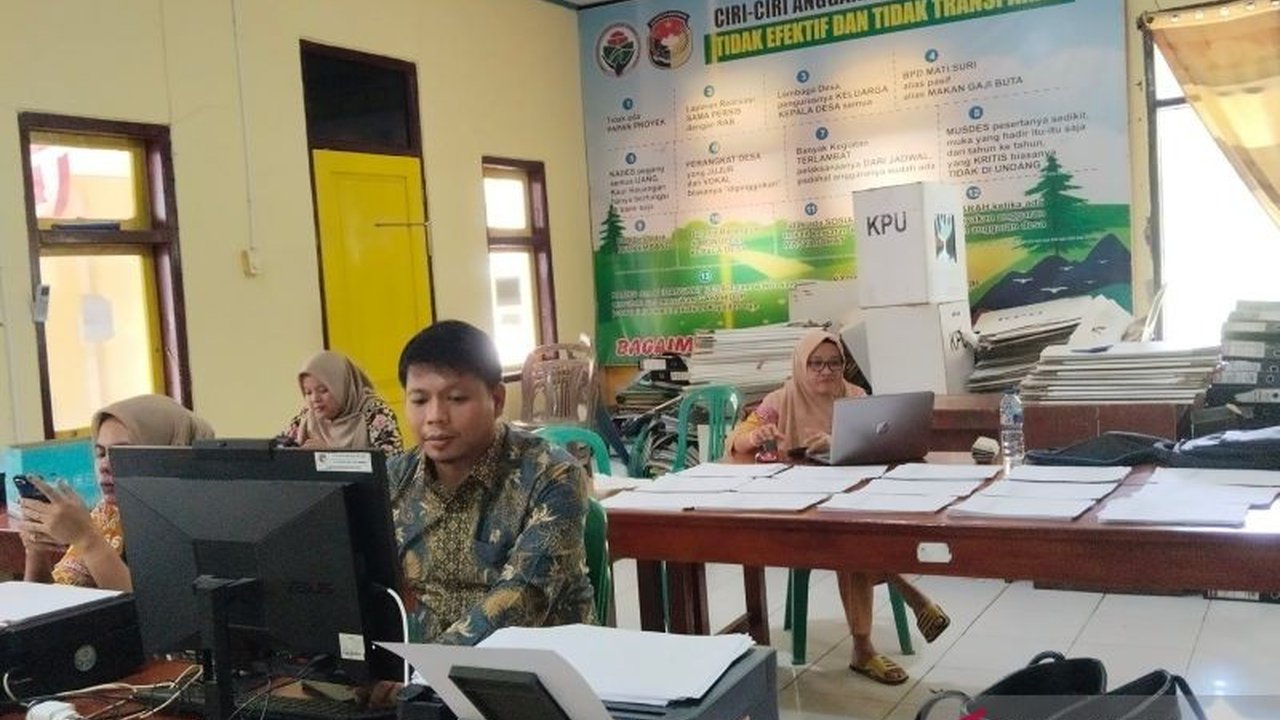 Pemerintah Kabupaten Mukomuko menetapkan alokasi dana desa (ADD) tahun 2025 sebesar Rp66,7 miliar, naik Rp1,7 miliar dari tahun sebelumnya untuk menyamakan honor petugas masjid dan kepala kaum di seluruh desa.