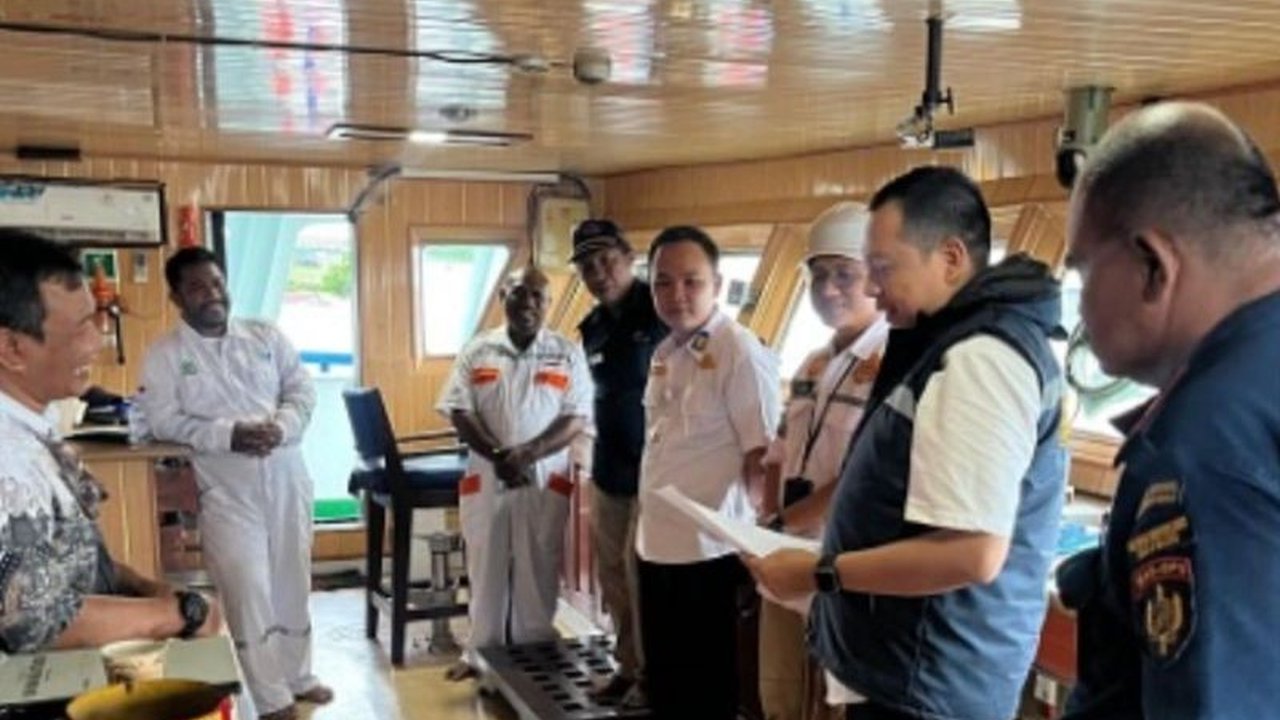 Balai Pengelola Transportasi Darat (BPTD) Maluku gencar memeriksa standar pelayanan minimum kapal penyeberangan untuk meningkatkan keselamatan, kenyamanan, dan keamanan transportasi laut di Maluku, khususnya di Pelabuhan Tual.