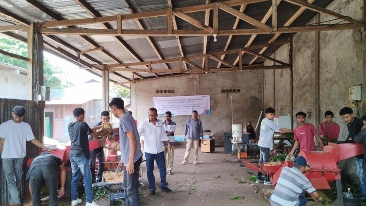 PLN memberdayakan 4.716 warga NTT melalui berbagai program TJSL di tahun 2024, fokus pada pelatihan keterampilan, pengembangan ekonomi, dan pelestarian lingkungan untuk mendukung pembangunan berkelanjutan.