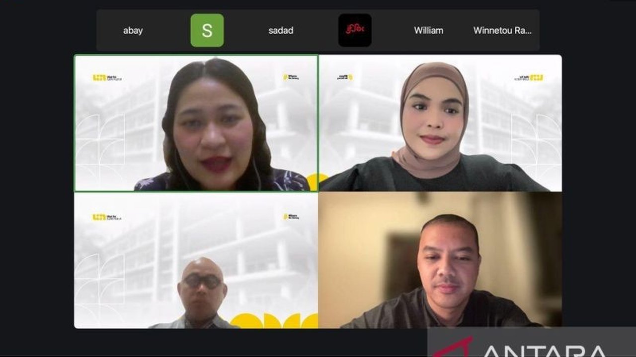 Webinar kolaborasi Kitabisa dan ILUNI FEB UI membahas pentingnya adaptasi dan pemberdayaan perempuan dalam menghadapi perkembangan zaman serta peran crowdfunding dalam menciptakan nilai sosial.