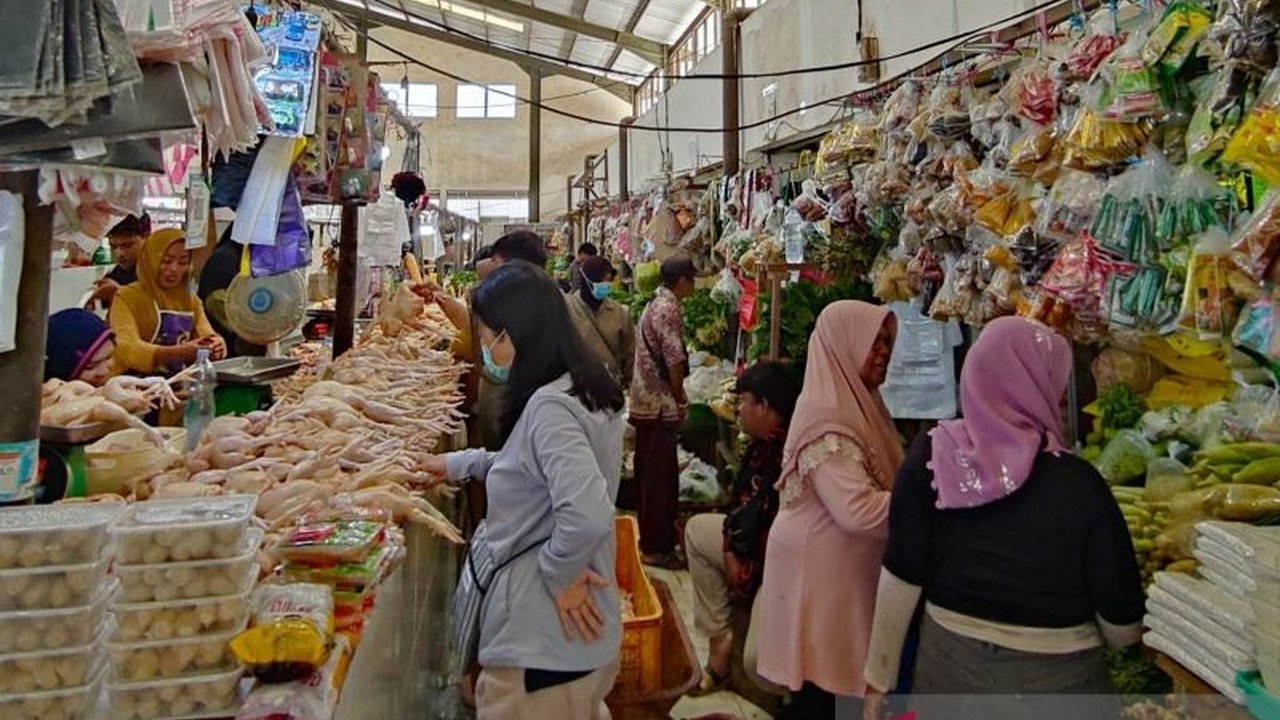 Badan Pusat Statistik Kalimantan Utara (BPS Kaltara) melaporkan penurunan ketimpangan pengeluaran penduduk pada September 2024, ditunjukkan oleh Gini Rasio yang lebih rendah dan peningkatan persentase pengeluaran kelompok 40% penduduk terbawah.