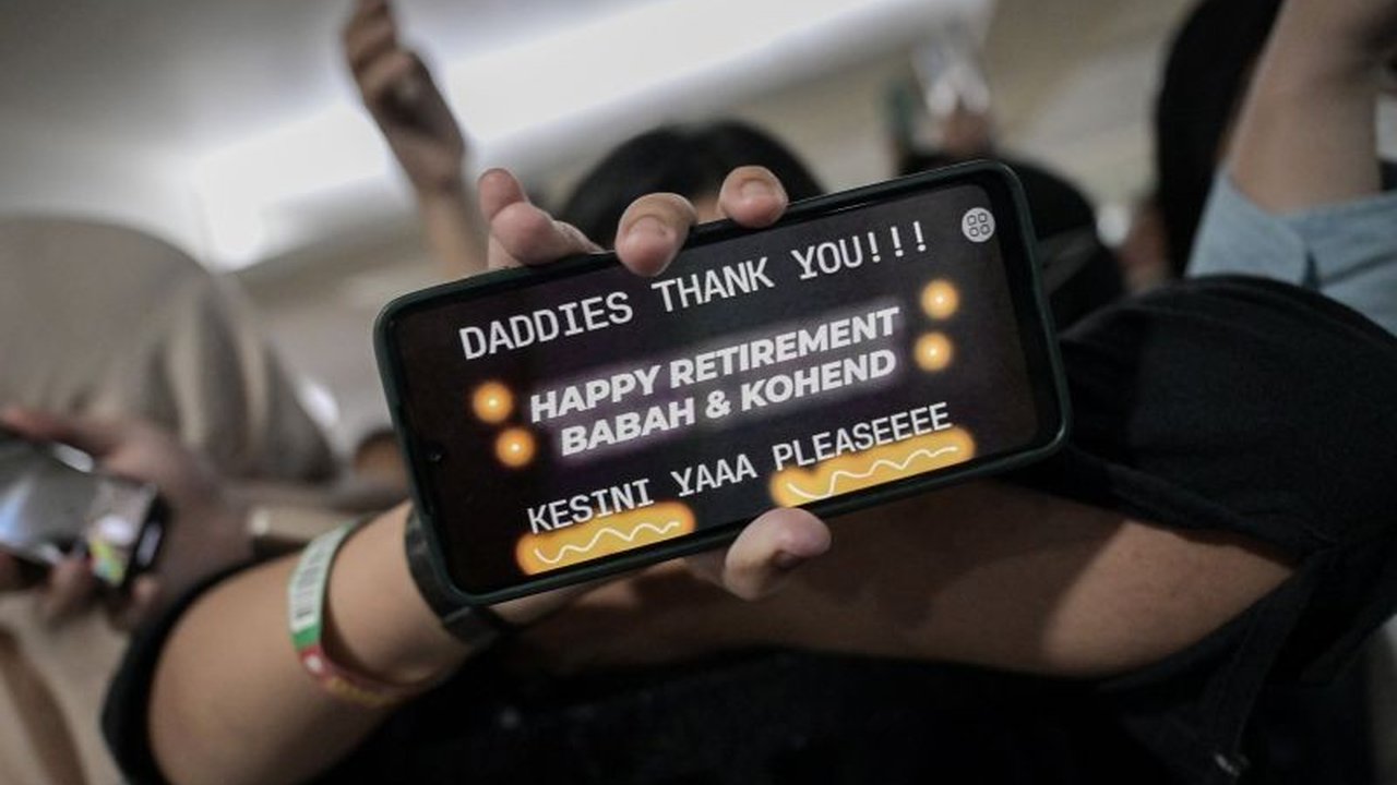 Para pemain bulu tangkis top dunia memberikan penghormatan dan apresiasi yang tinggi kepada pasangan legendaris Indonesia, Hendra Setiawan/Mohammad Ahsan, yang baru saja pensiun setelah Indonesia Masters 2025.