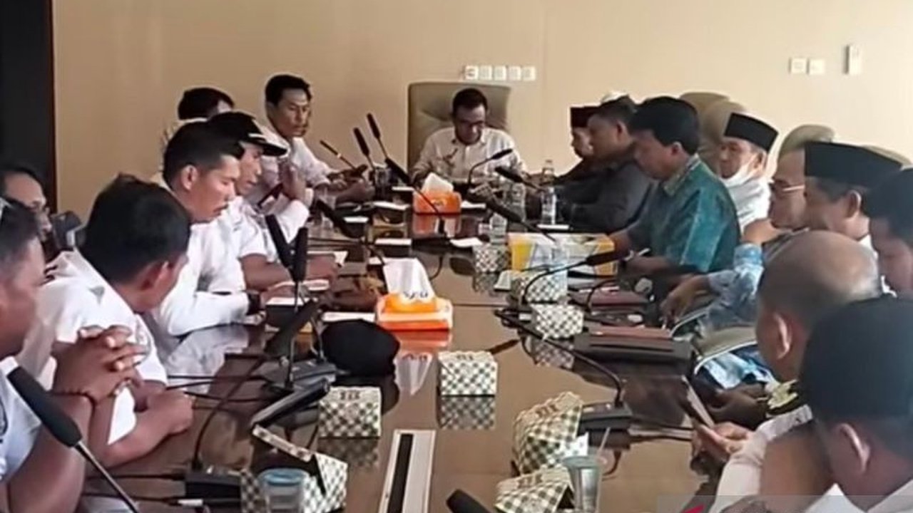 Pemkab Mukomuko bersama DPRD akan memfasilitasi penyelesaian sengketa temuan kerugian negara dalam proyek fisik Dana Desa 2024 yang dipertanyakan sejumlah kepala desa.