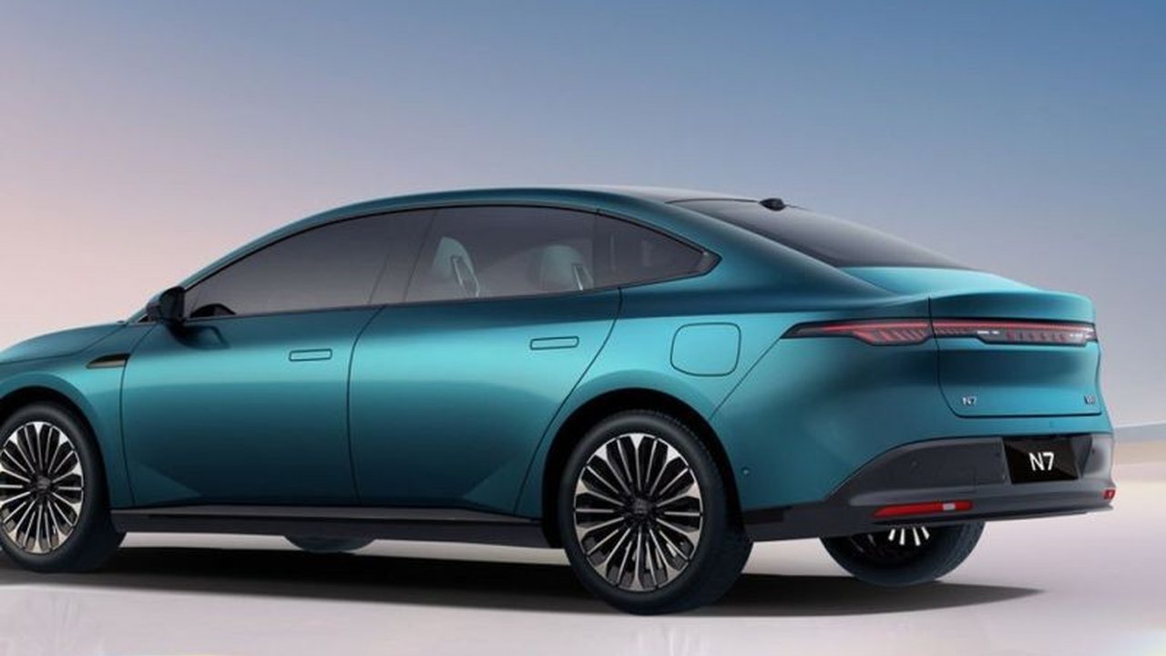 Nissan dan Dongfeng Motor akan meluncurkan sedan listrik Nissan N7 di pasar China pada Mei 2025 mendatang, sebagai upaya untuk merebut kembali pangsa pasar yang hilang.