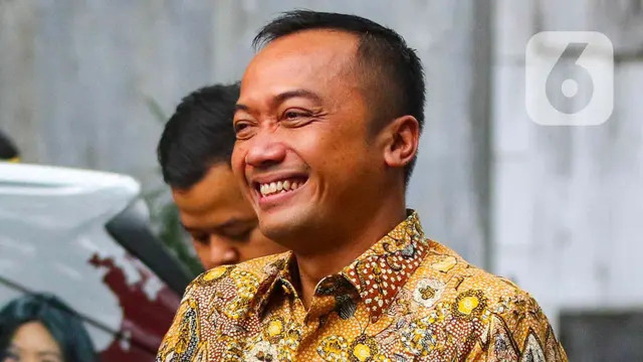 Prasetyo Hadi adalah politikus Partai Gerakan Indonesia Raya yang menjabat sebagai anggota DPR-RI sejak 1 September 2020 menggantikan Harry Poernomo yang mengundurkan diri pada Juli 2020. (Li