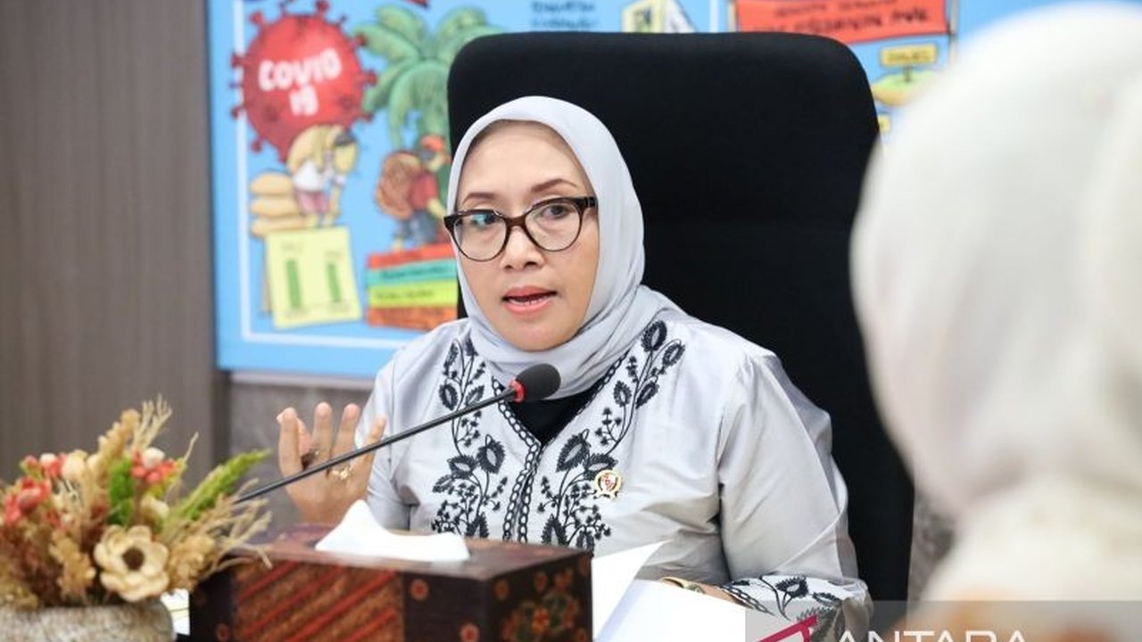 Menteri Pemberdayaan Perempuan dan Perlindungan Anak meminta Pemprov DKI Jakarta mengkaji ulang Pergub Nomor 2 Tahun 2025 tentang izin pernikahan dan perceraian karena dirasa kurang memperhatikan perspektif gender dan terdapat permasalahan diksi.